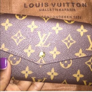 Louis Vuitton wallet (Accepting All Offers)